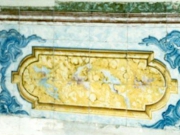 2002 - Rua de S. Paulo, Lisboa. Vários painéis de azulejos pombalinos do final do Século XVIII, furtados da escadaria do prédio n.º 70 da Rua de S. Paulo em Lisboa, entre 1 e 3/11/2002.