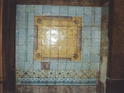 2002 - Rua de S. Mamede, Lisboa. Vários painéis de azulejos pombalinos do final do Século XVIII, furtados em 31/7/2002 do n.º 15 da Rua de S. Mamede em Lisboa.