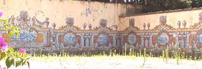 2003 - Quinta da Nossa Senhora da Paz, Lisboa. Azulejos do início do Século XIX furtados entre 2003 e 2006 da Quinta da Nossa Senhora da Paz no Lumiar, propriedade da C.M. Lisboa.